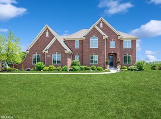 23215 Enclave Ln, Barrington, IL 60010