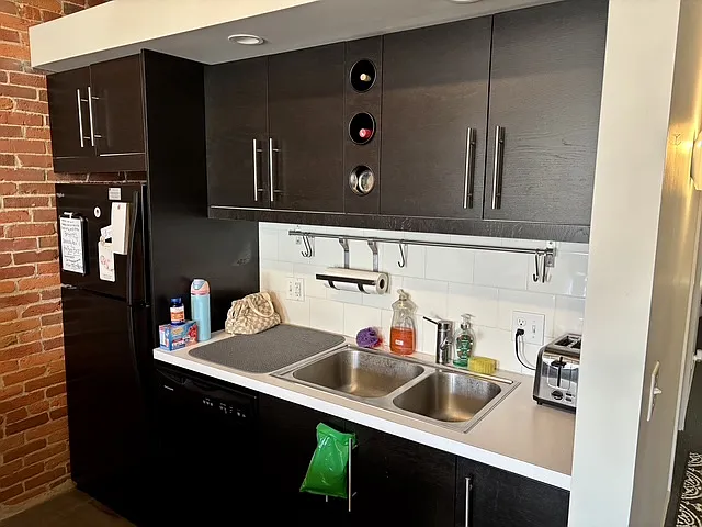 118 S Market St #200 — Photo 5