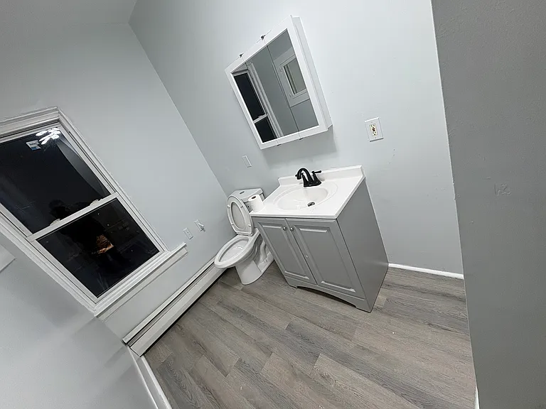 1123 Main St #4-2 — Photo 3