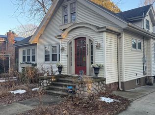 2221 Commonwealth Ave, Madison, WI 53726