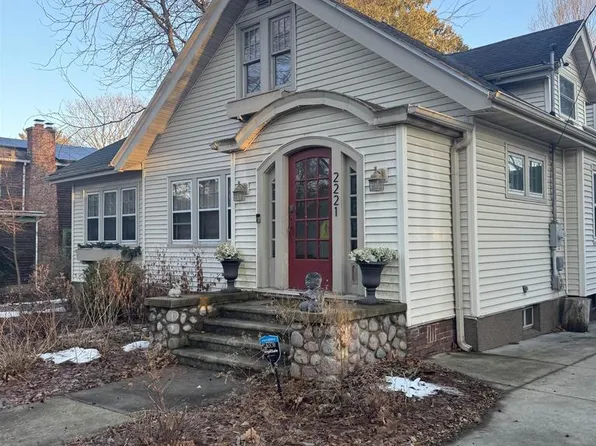 2221 Commonwealth Avenue, Madison, WI 53726