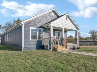714 Chestnut Ave, Osawatomie, KS 66064