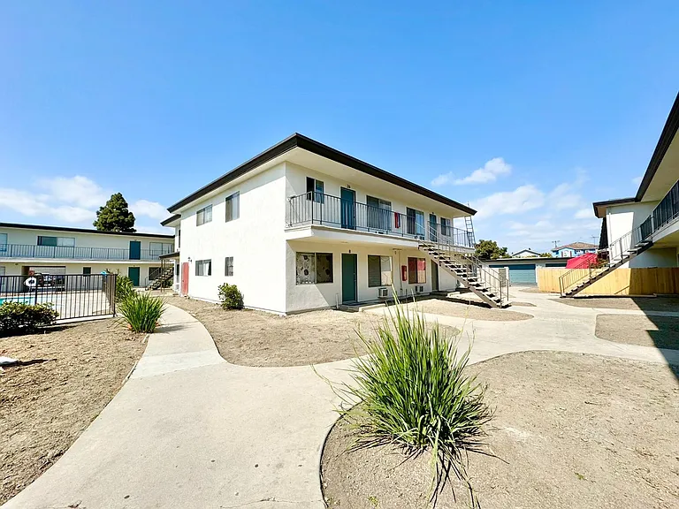 11075 Westminster Ave — Photo 35