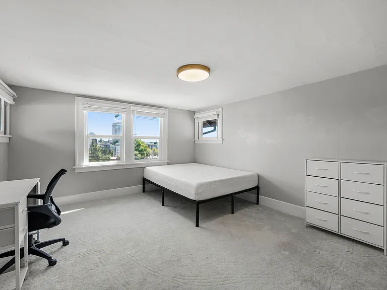 4525 5th Ave NE #U — Photo 12