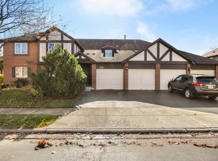 229 Brookside Ln UNIT A, Willowbrook, IL 60527