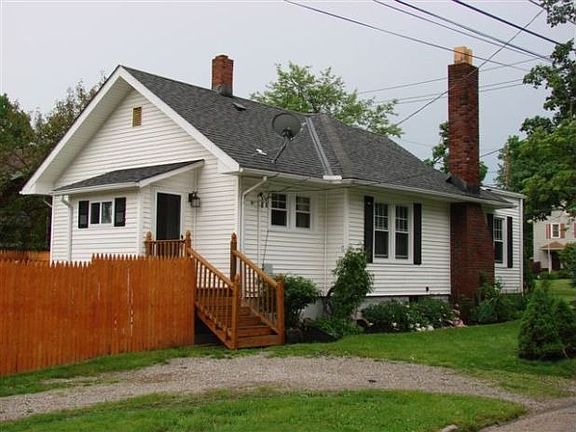 3rd image of 407 Eastwood St