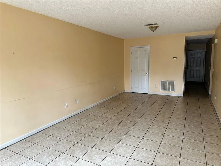 890 E Cherry St #104 — Photo 1