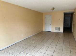 890 E Cherry St #104, Jesup, GA 31546