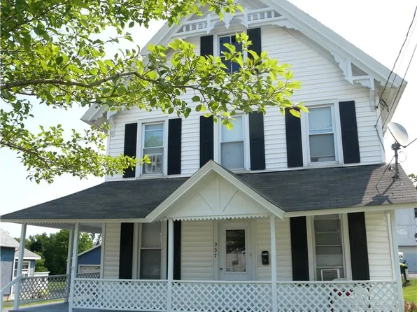 237 Sanger Ave, Waterville, NY 13480