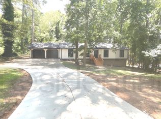 512 Raven Springs Trl, Stone Mountain, GA 30087