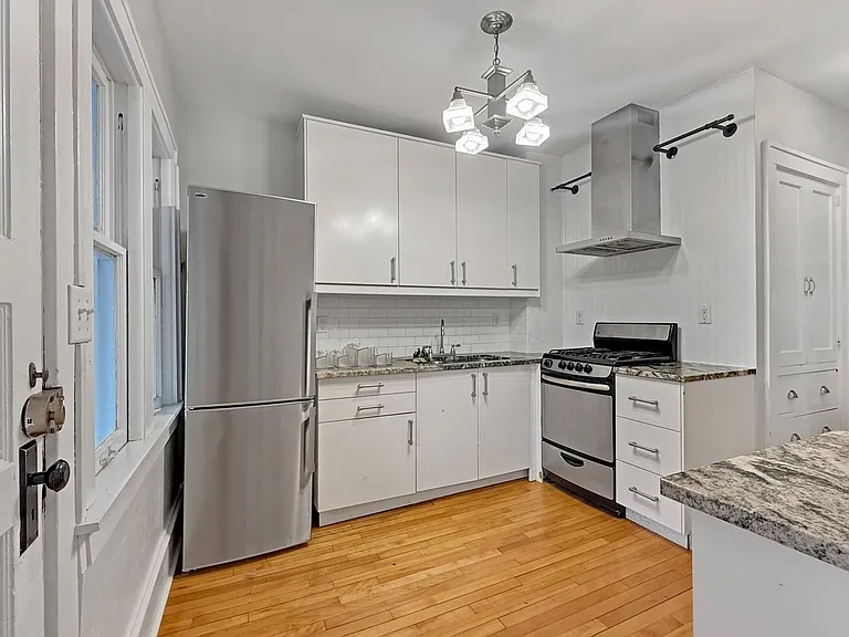 1907 11th Ave S #3 — Photo 4