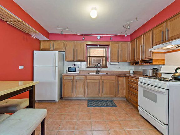 5th image of 30 Conti Pkwy #1S