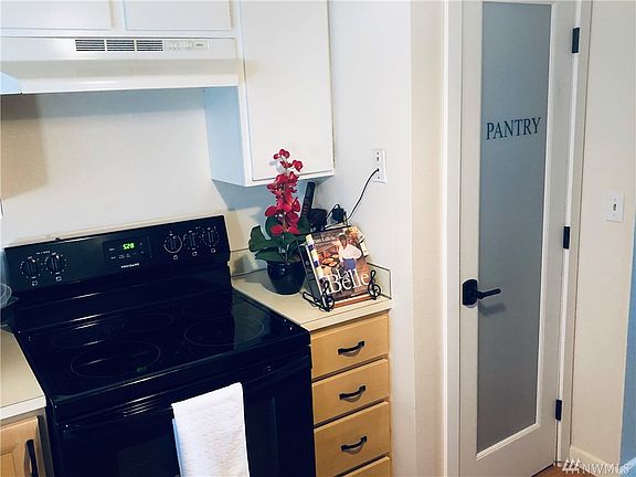 4th image of 15625 42nd Ave S APT 12