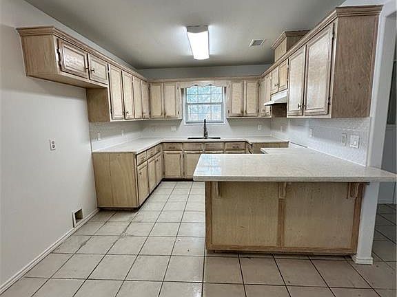2nd image of 107 New Orleans St