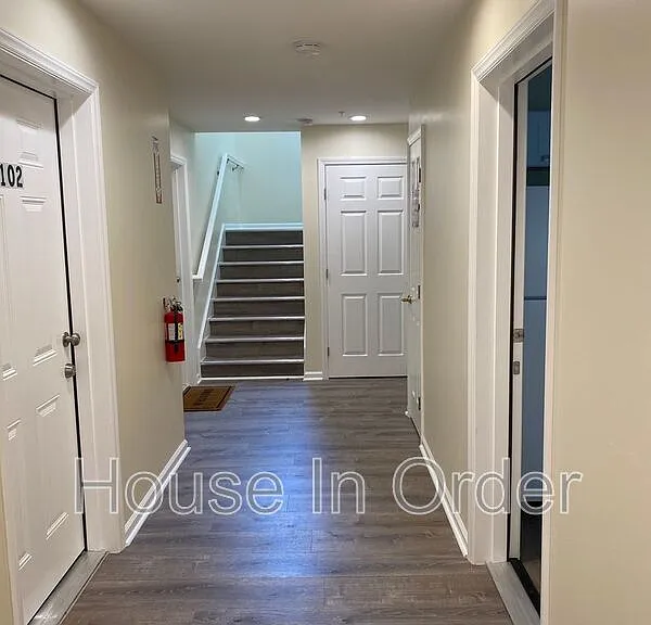 307 8th Ave E #102 — Photo 11