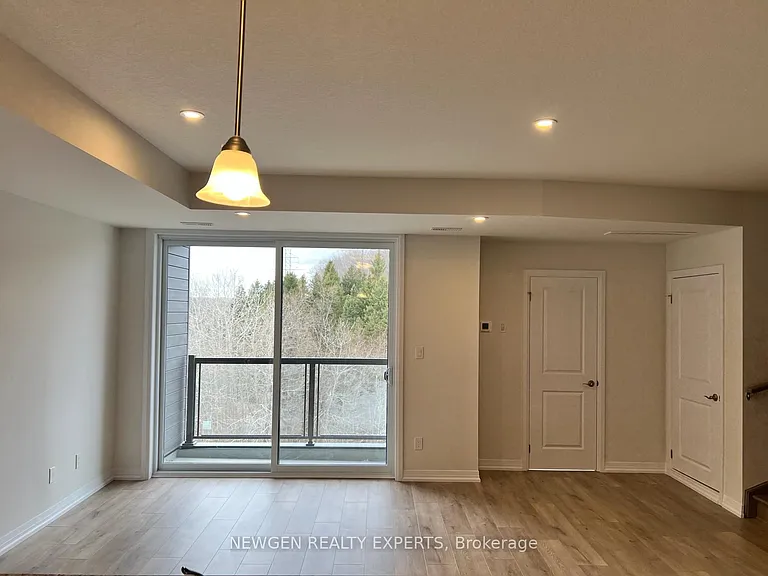 261 Woodbine Ave #E018 — Photo 15