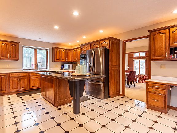 5th image of 3509 E Edward Ct