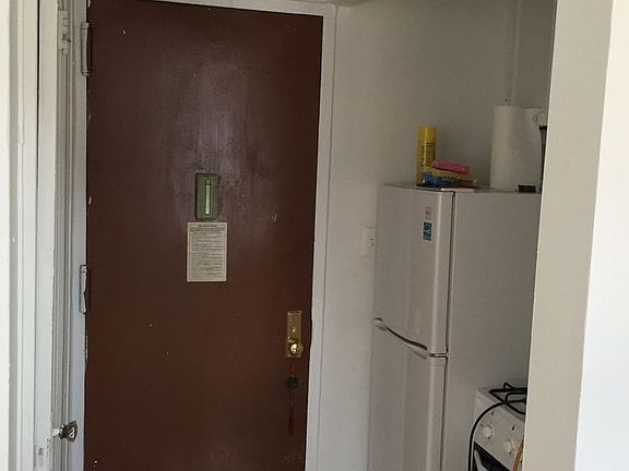 2nd image of 746 St Nicholas Ave APT 3