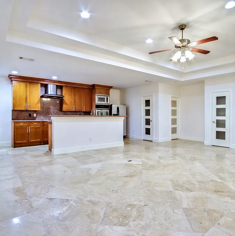 3 bed, 4.0 bath, 2308 sqft, $2,495 — Photo 4