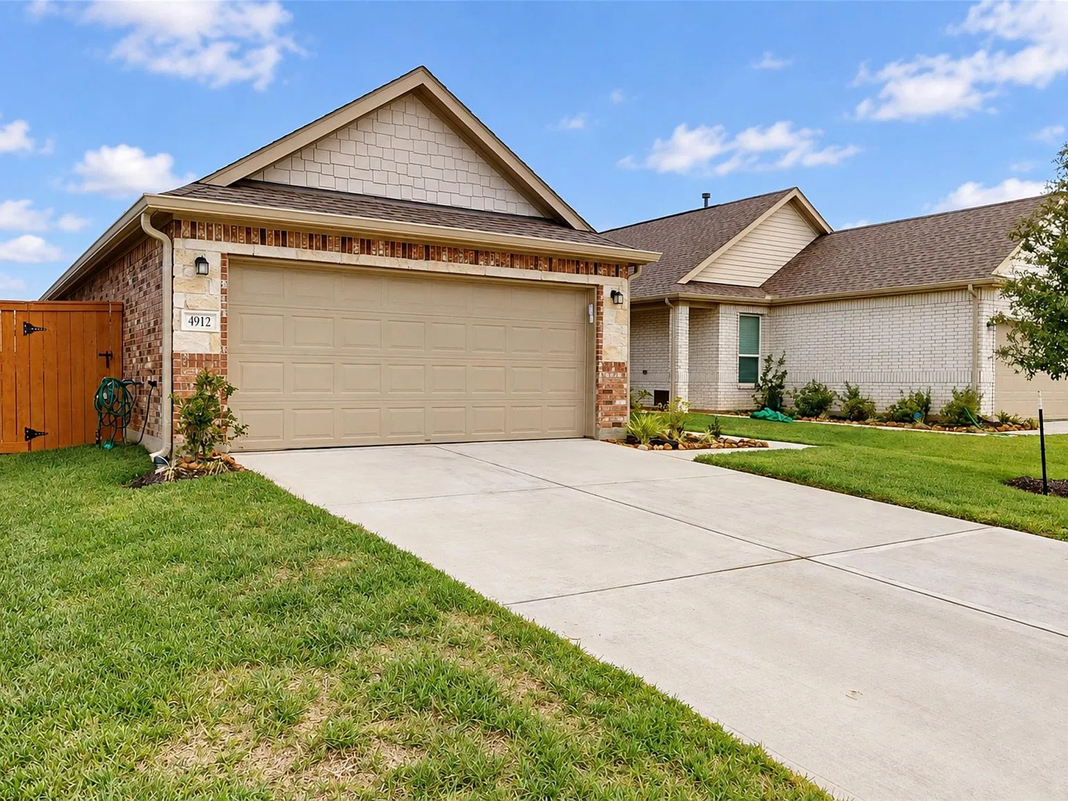 3 bed, 4.0 bath, $2,280 — Photo 3