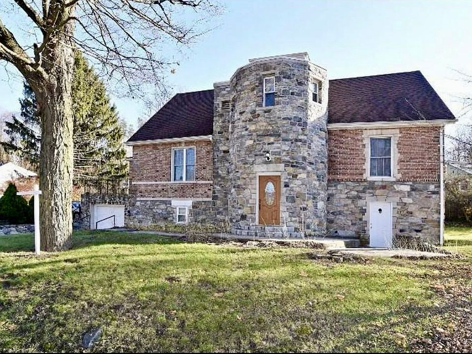 1st image of 2 Hollowbrook Pl #1