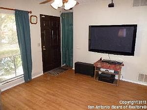 5th image of 6013 Patrick Henry St