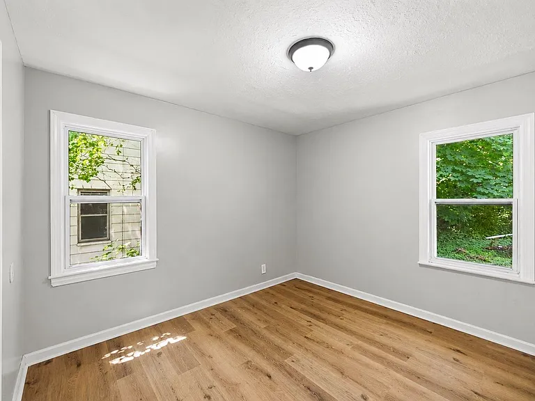 20803 Kenyon Dr — Photo 12