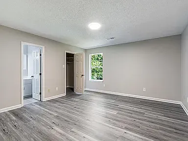 37 Pond St — Photo 3