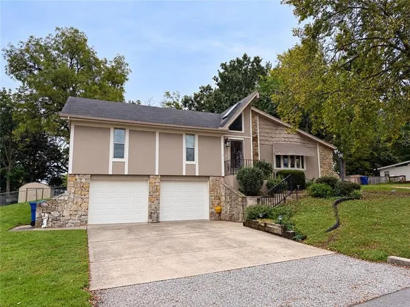212 L St, Lees Summit, MO 64086