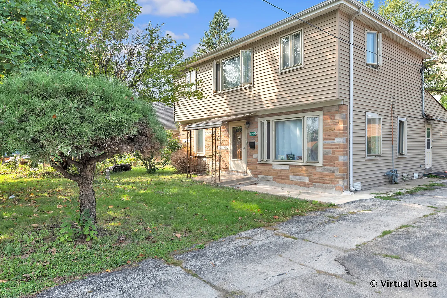 10516 Diversey Ave photo 1