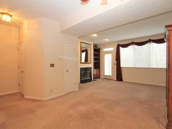2nd image of 10824 Sawgrass Ct