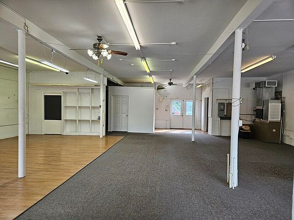4th image of 11934 Centre St #1