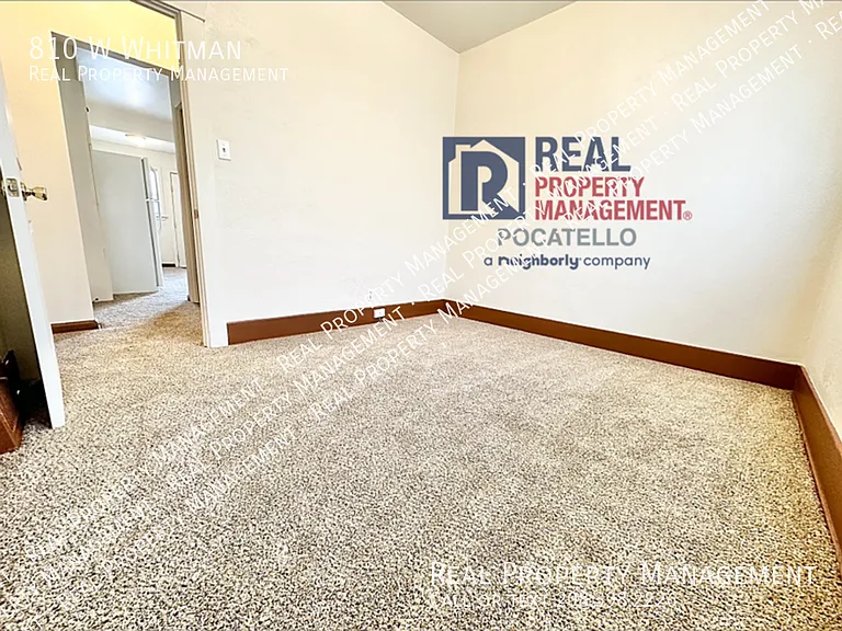 810 W Whitman St — Photo 8