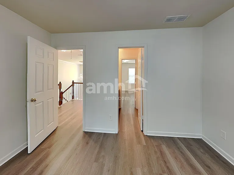 240 Shenandoah Trce — Photo 18
