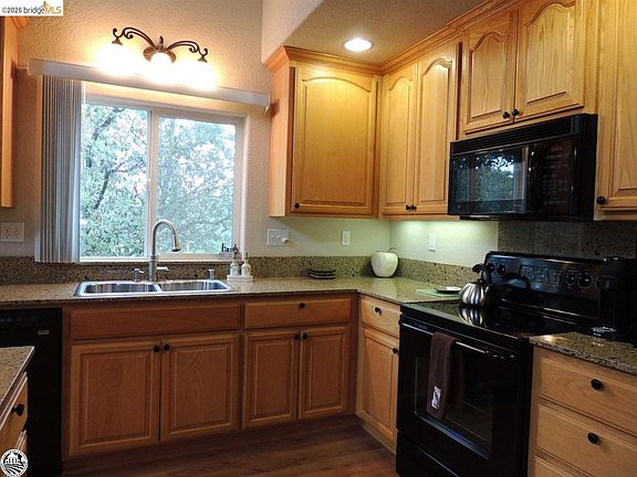 5th image of 12046 Breckenridge Rd