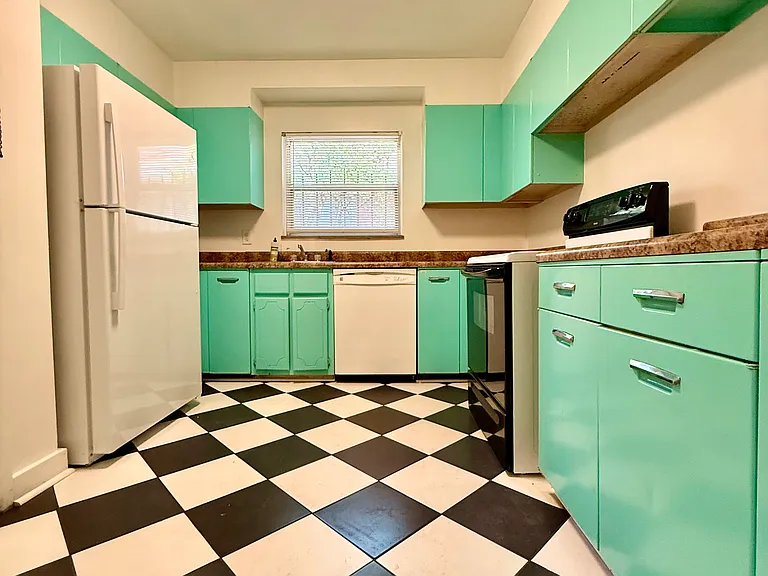 1816 Galloway Ave — Photo 4