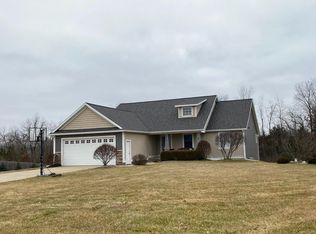 2713 Wildflower Dr, Middleville, MI 49333