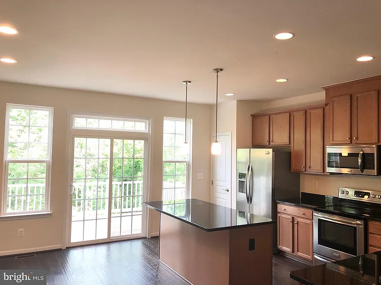 8323 Heritage Crossing Ct — Photo 5