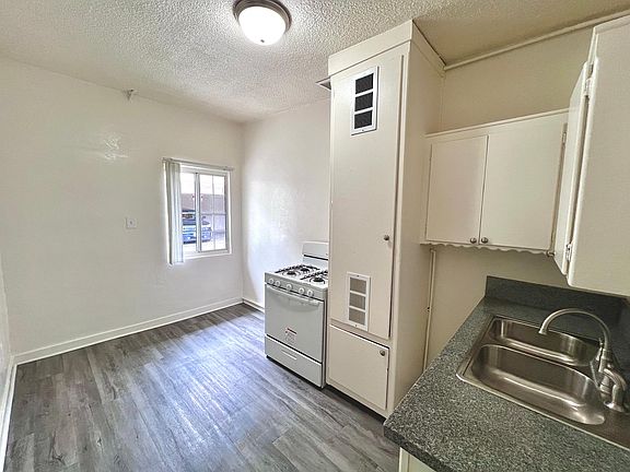 5th image of 11118 Victory Blvd APT 5