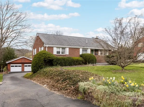 2548 Elcor Dr, New Kensington, PA 15068