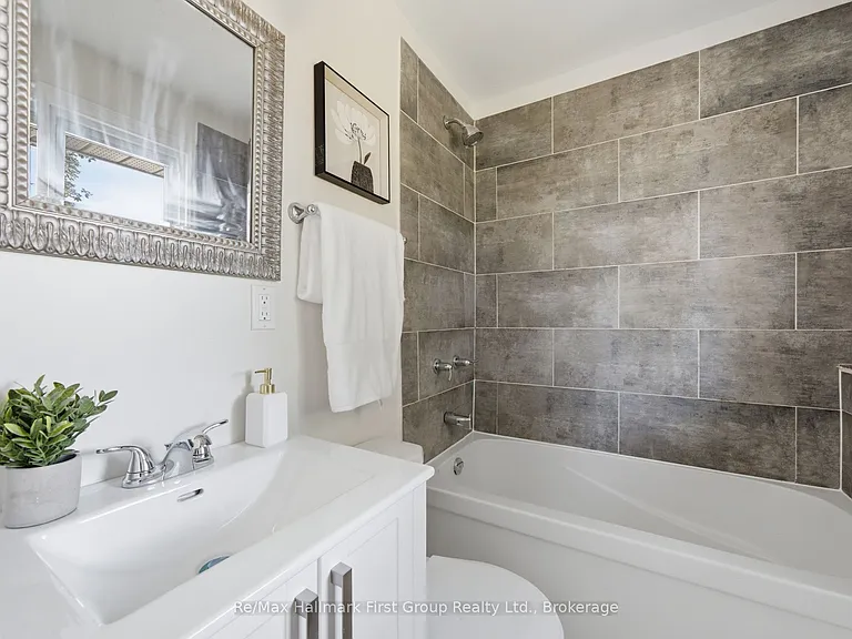 573 Sinclair St — Photo 24