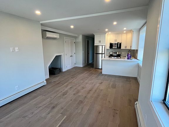 4th image of 26-02 Ditmars Blvd #1F
