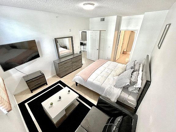 5th image of 780 S Sapodilla Ave APT 105