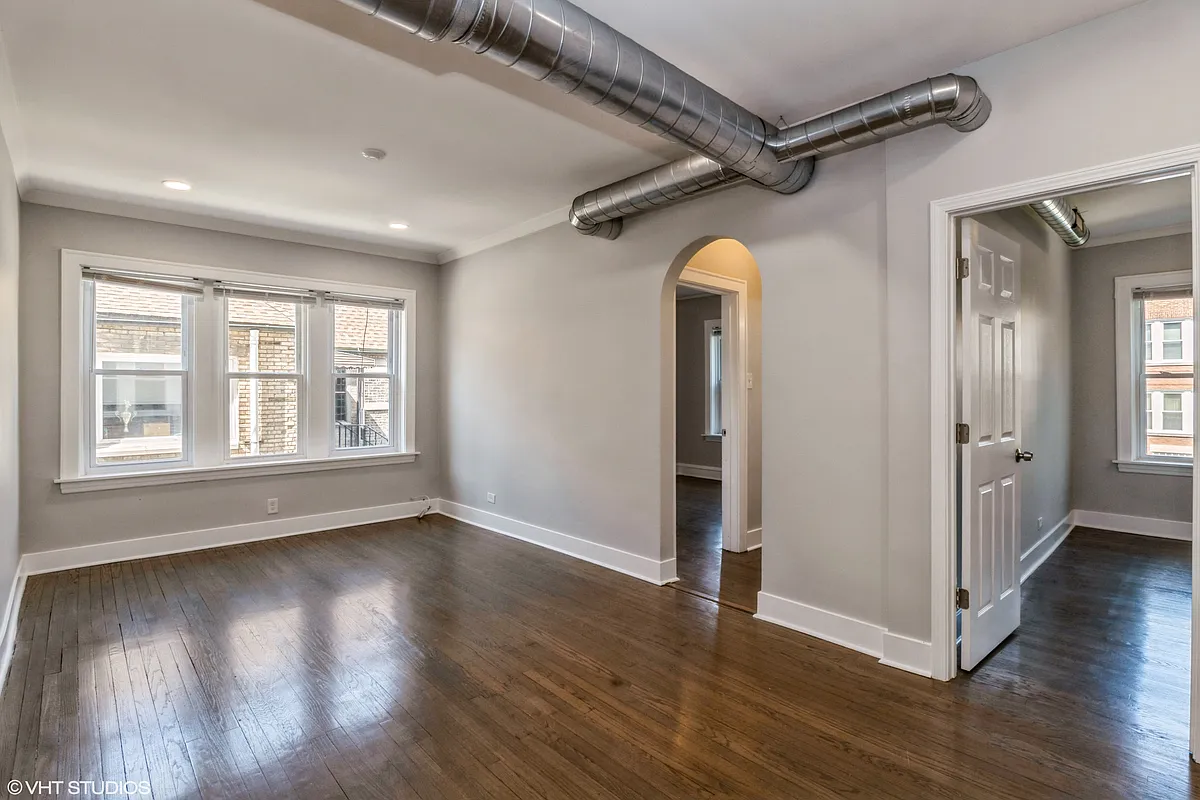 Building Photo - 4738 N Lowell Ave #4740-2