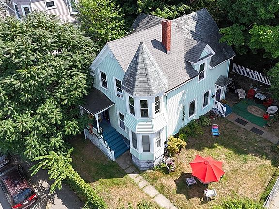 3rd image of 140 S Elm St