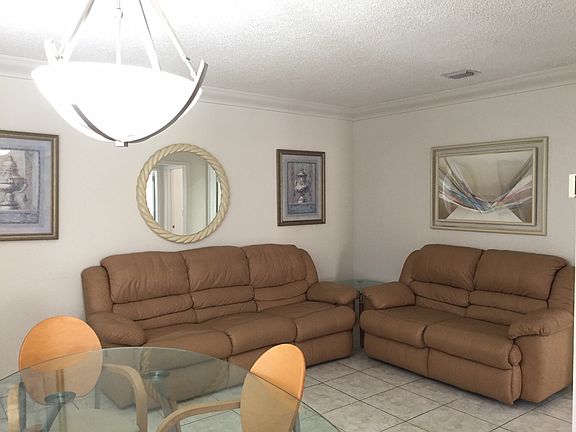 3rd image of 2114 Biarritz Dr APT 2