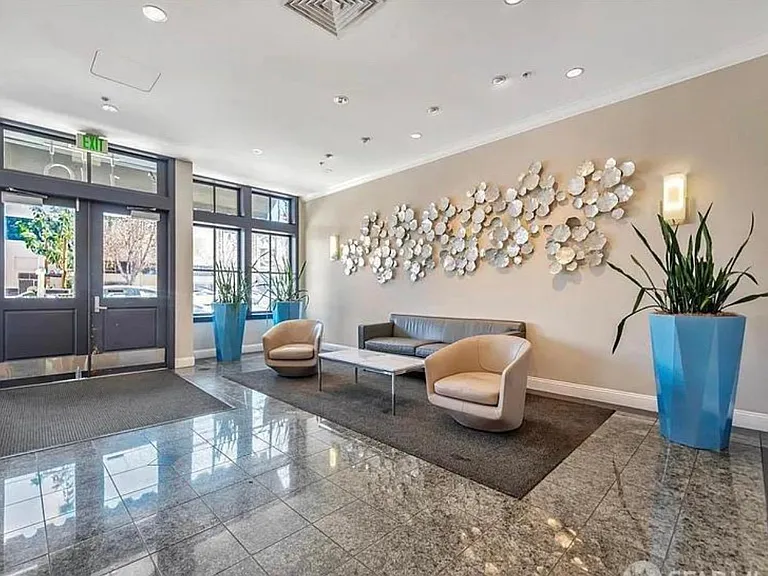 140 S Van Ness Ave #1024 — Photo 13