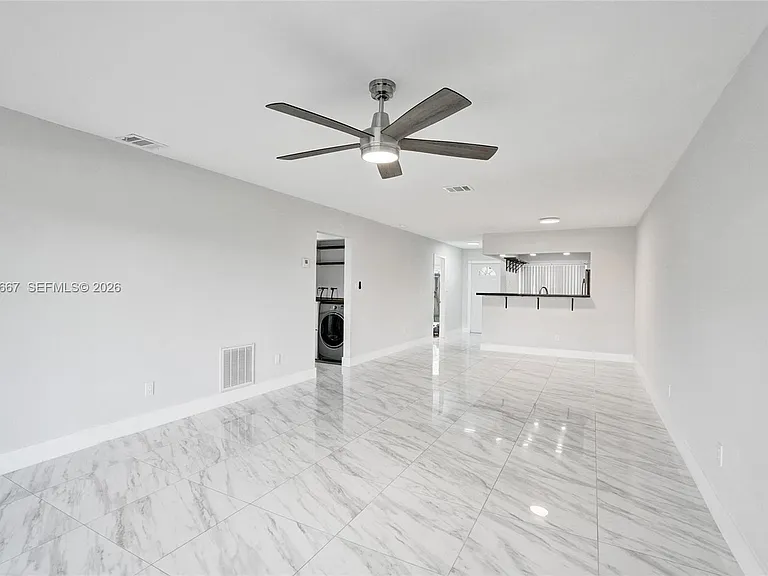 9540 NW 65th St #D8 — Photo 13