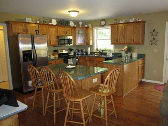 Eat-In Kitchen