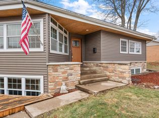 2005 Berkley Dr, Valparaiso, IN 46383